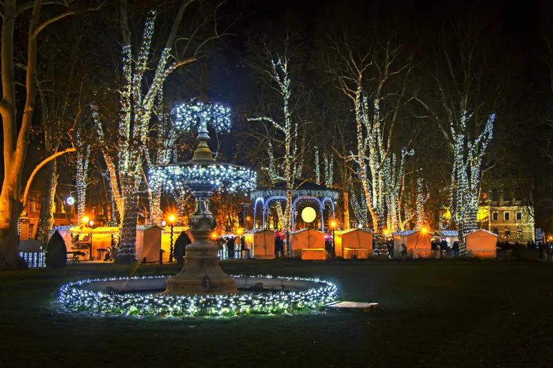 Zrinjevac park lit up for Advent